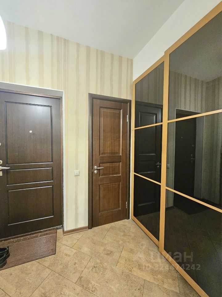 4-комнатная квартира, 105 м² — фотография 2