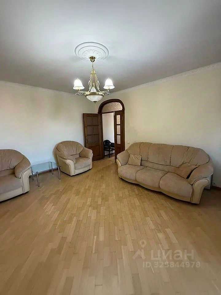 2-комнатная квартира, 67 м² — фотография 2