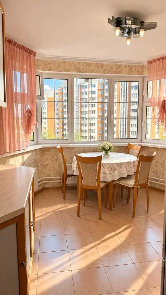 2-комнатная квартира, 63 м² — фотография 2