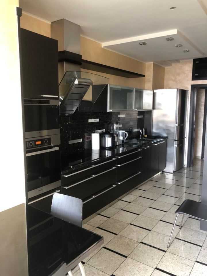 4-комнатная квартира, 145 м²