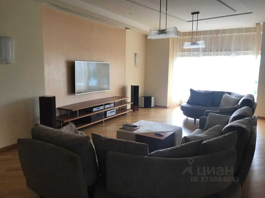 4-комнатная квартира, 219 м²