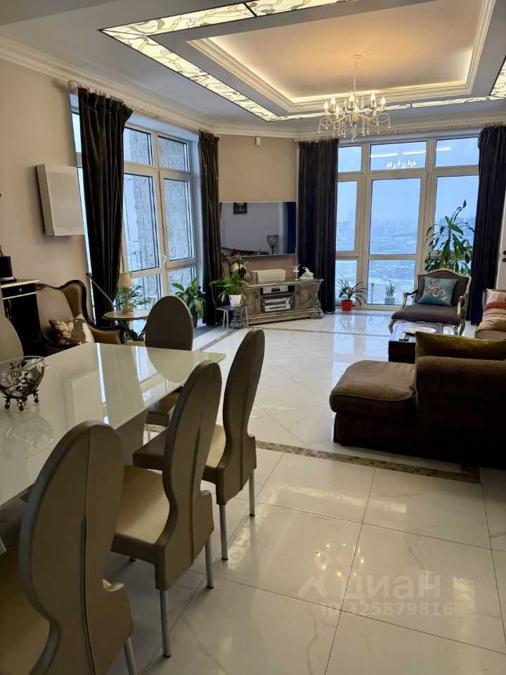 5-комнатная квартира, 208 м²