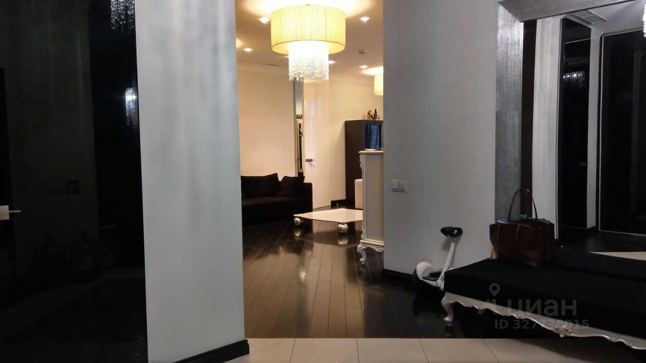 5-комнатная квартира, 220 м²