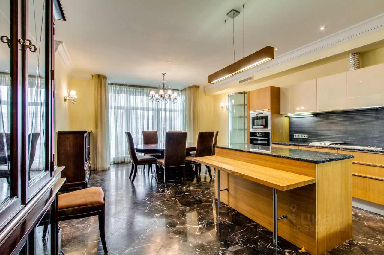 4-комнатная квартира, 193 м² — фотография 2