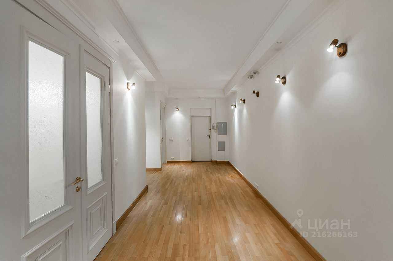 4-комнатная квартира, 185 м² — фотография 2