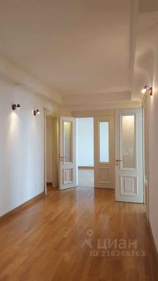 4-комнатная квартира, 185 м²