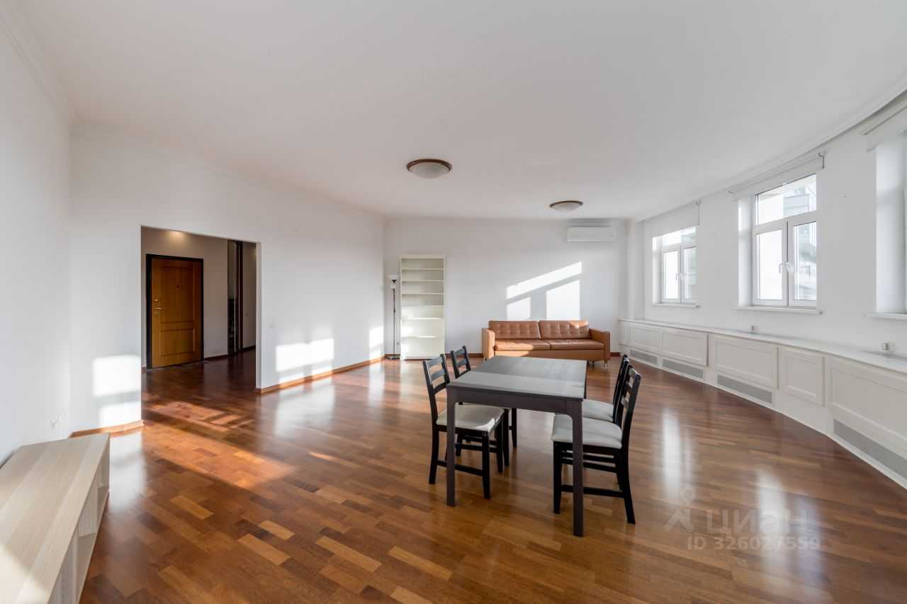 4-комнатная квартира, 208 м² — фотография 2