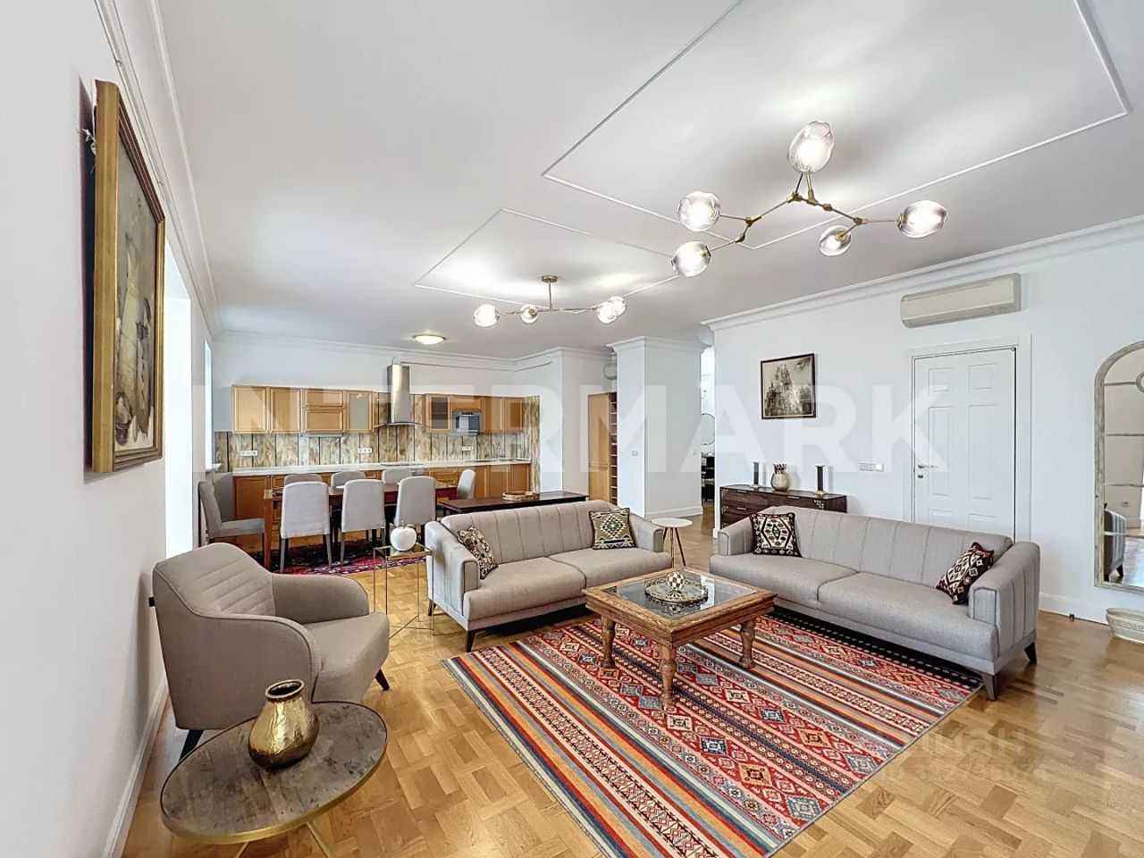 4-комнатная квартира, 210 м²