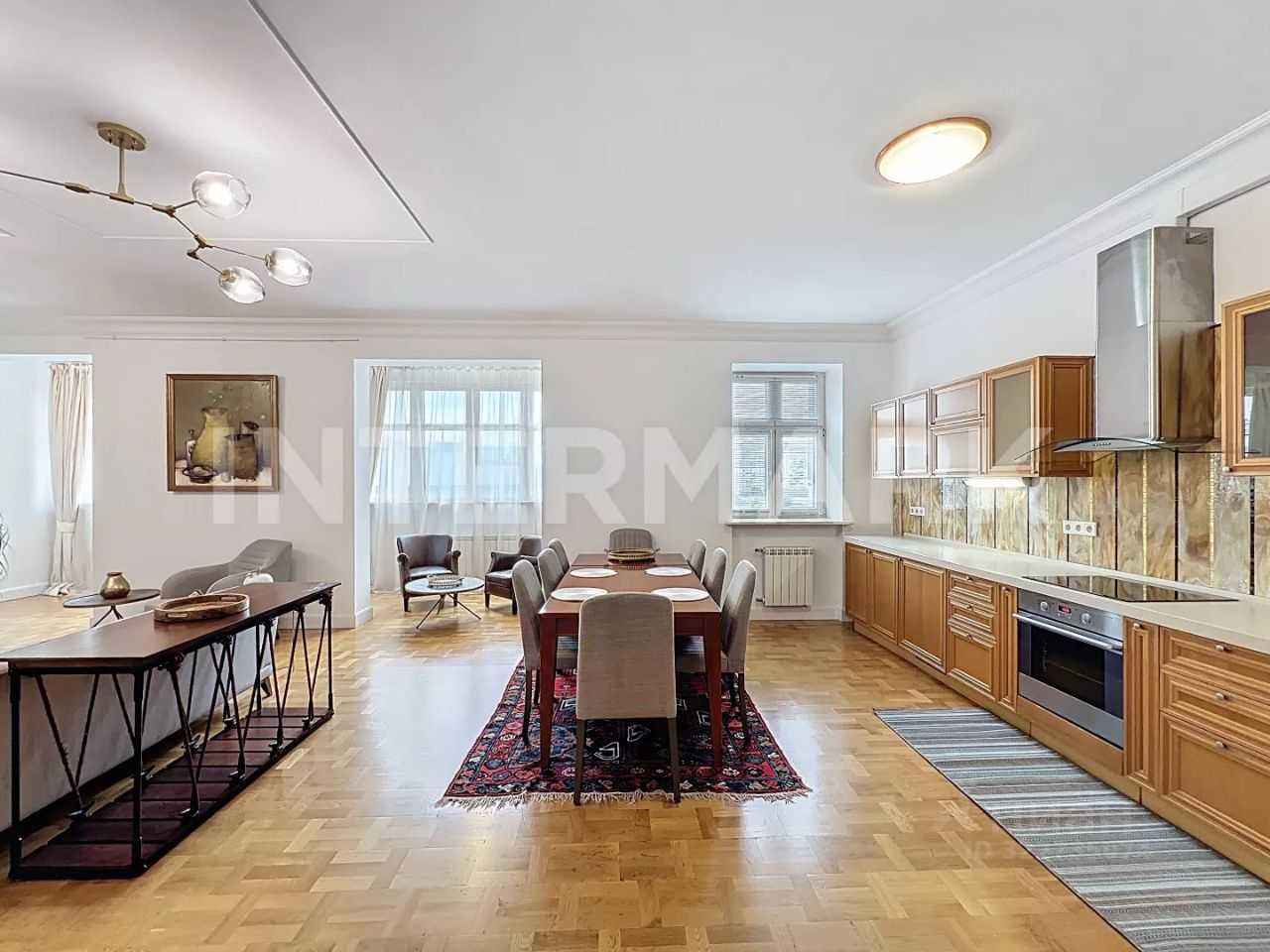 4-комнатная квартира, 210 м² — фотография 3