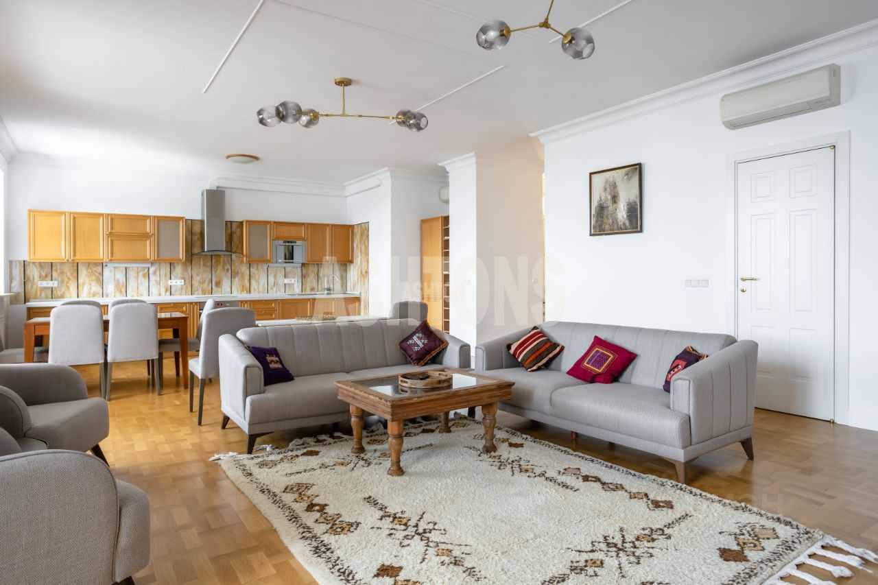 4-комнатная квартира, 210 м² — фотография 2