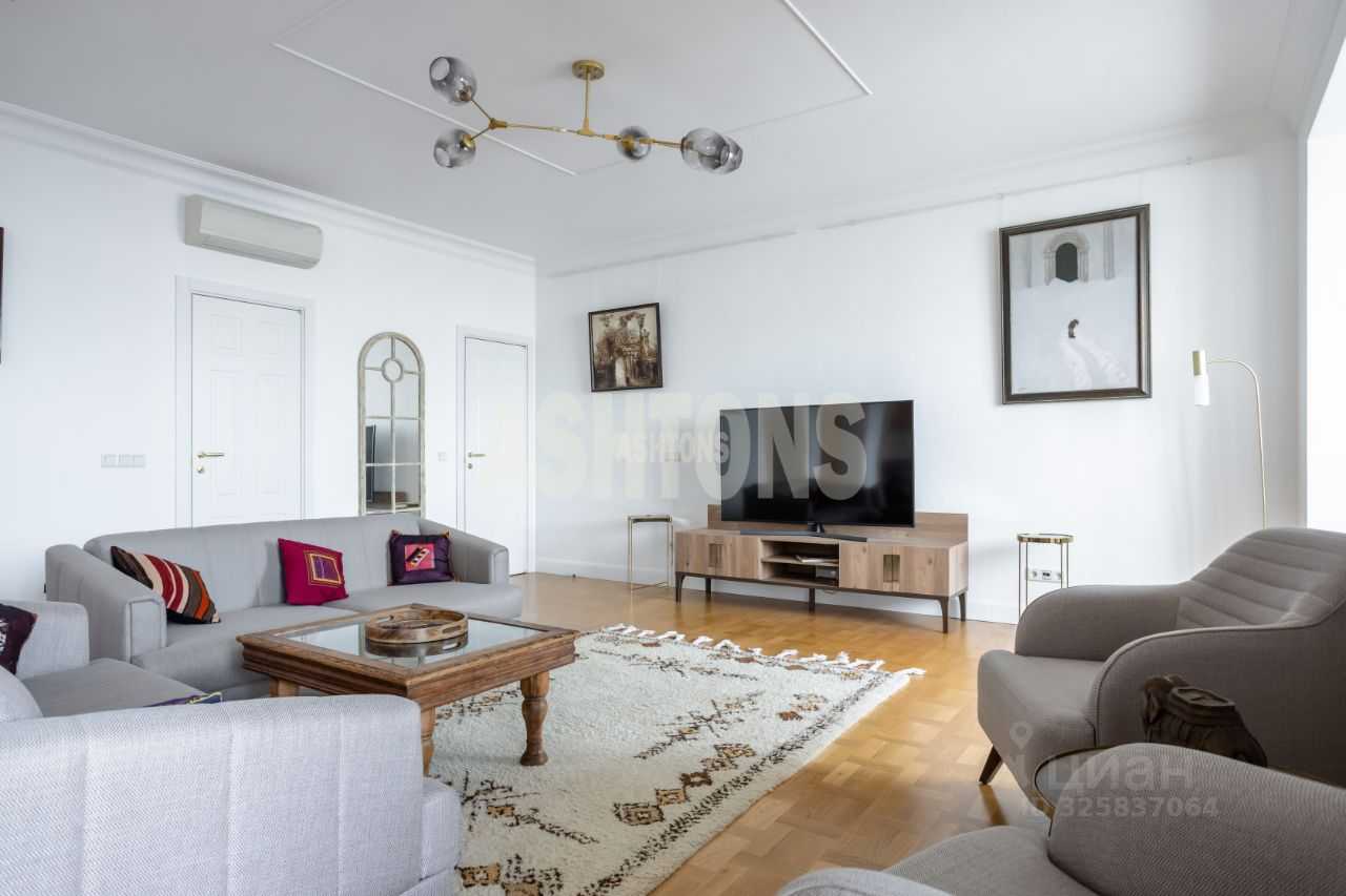 4-комнатная квартира, 210 м² — фотография 3