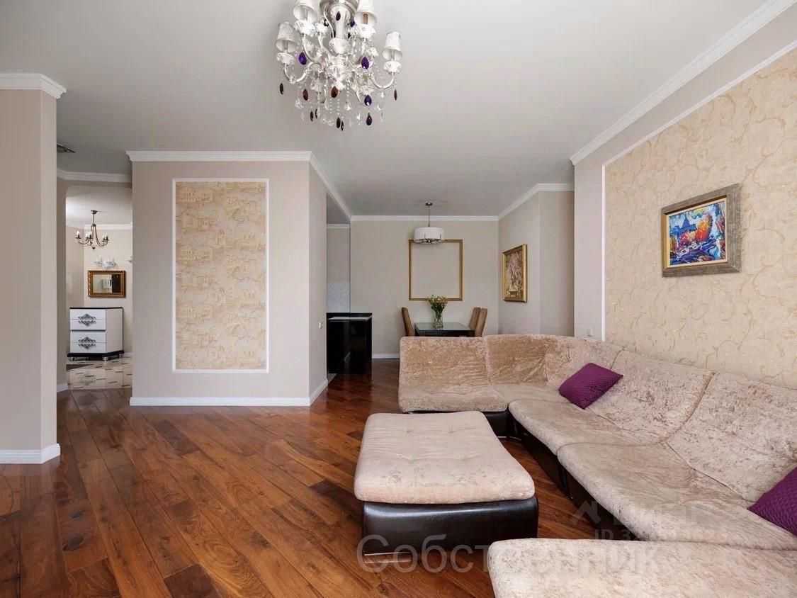 4-комнатная квартира, 130 м² — фотография 2