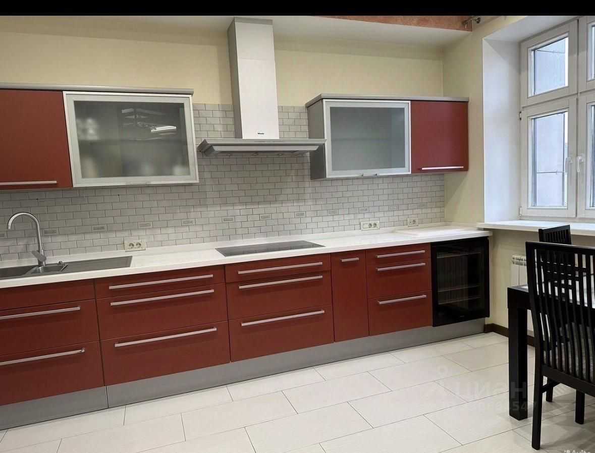 4-комнатная квартира, 200 м²