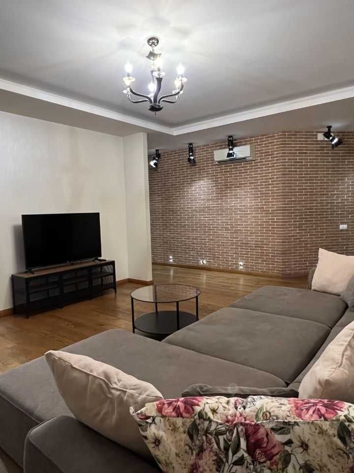 4-комнатная квартира, 150 м² — фотография 2
