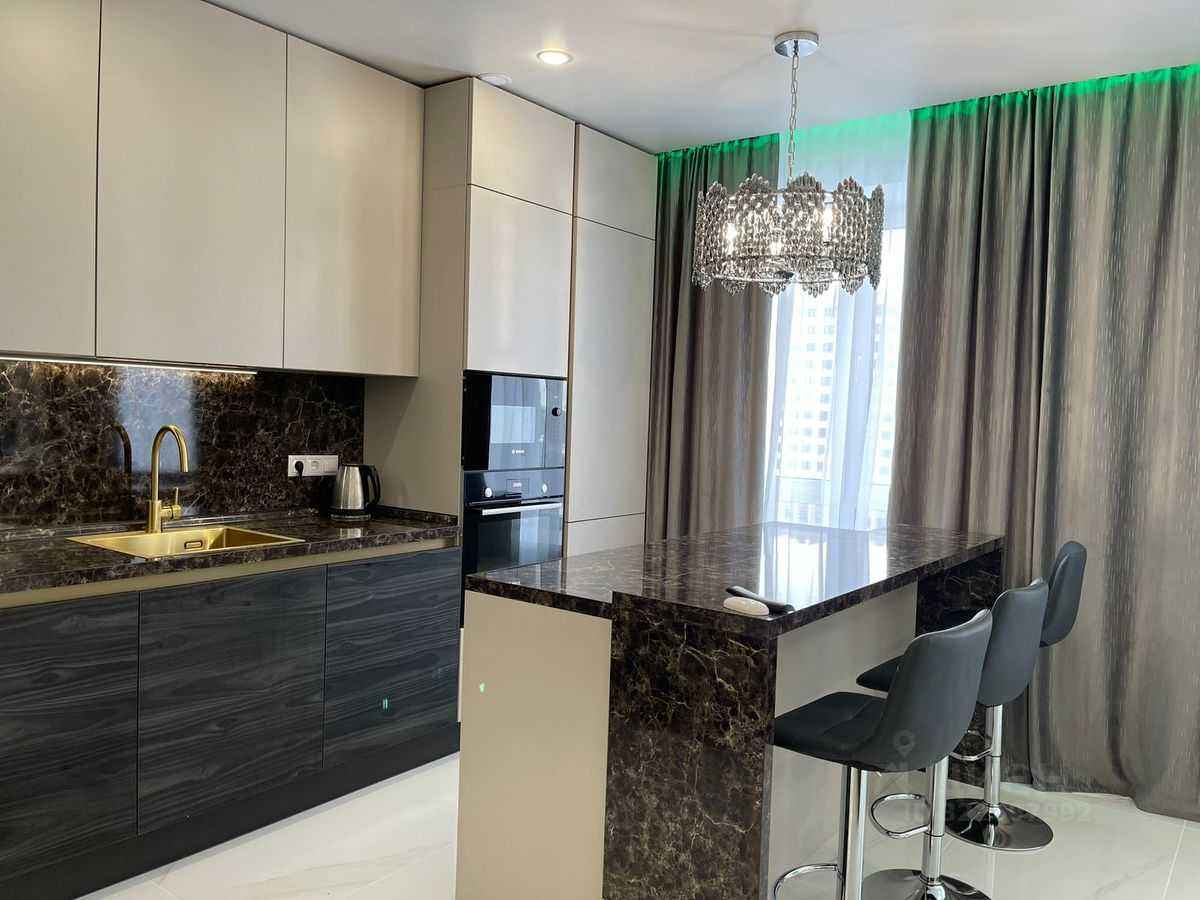 2-комнатная квартира, 76 м² — фотография 2