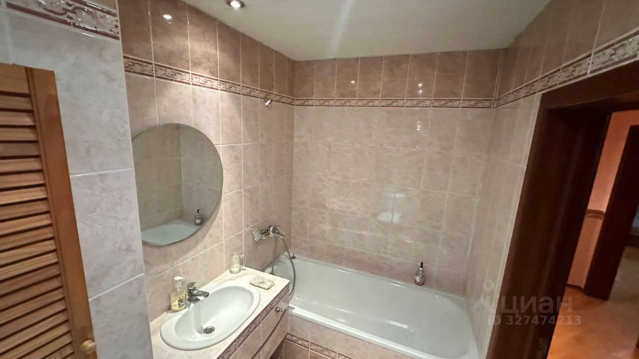 2-комнатная квартира, 60,5 м² — фотография 2