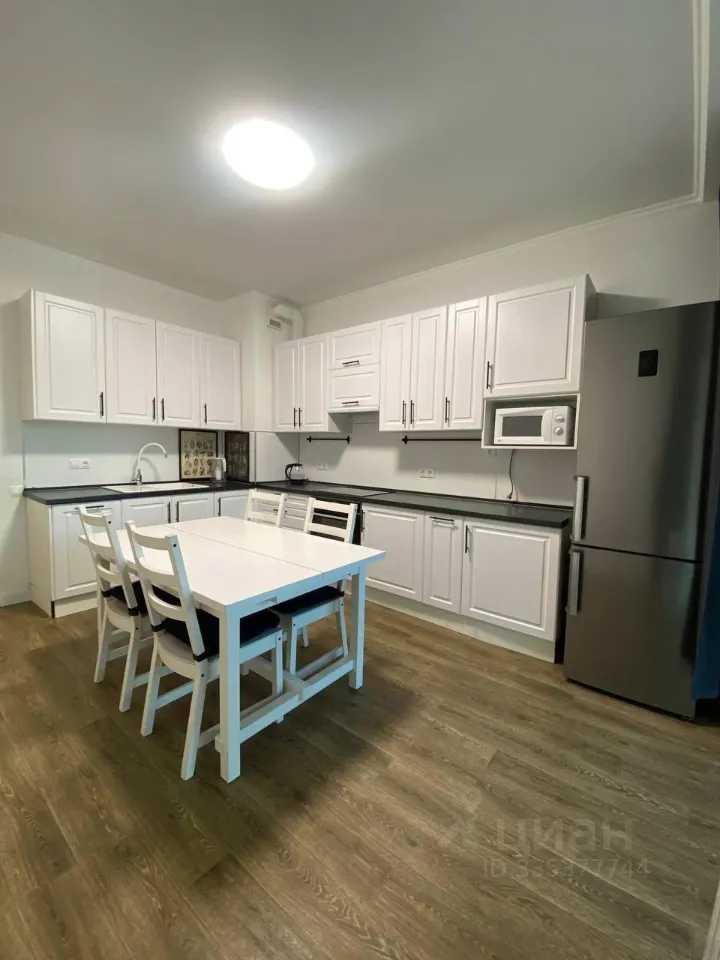 2-комнатная квартира, 70 м² — фотография 3