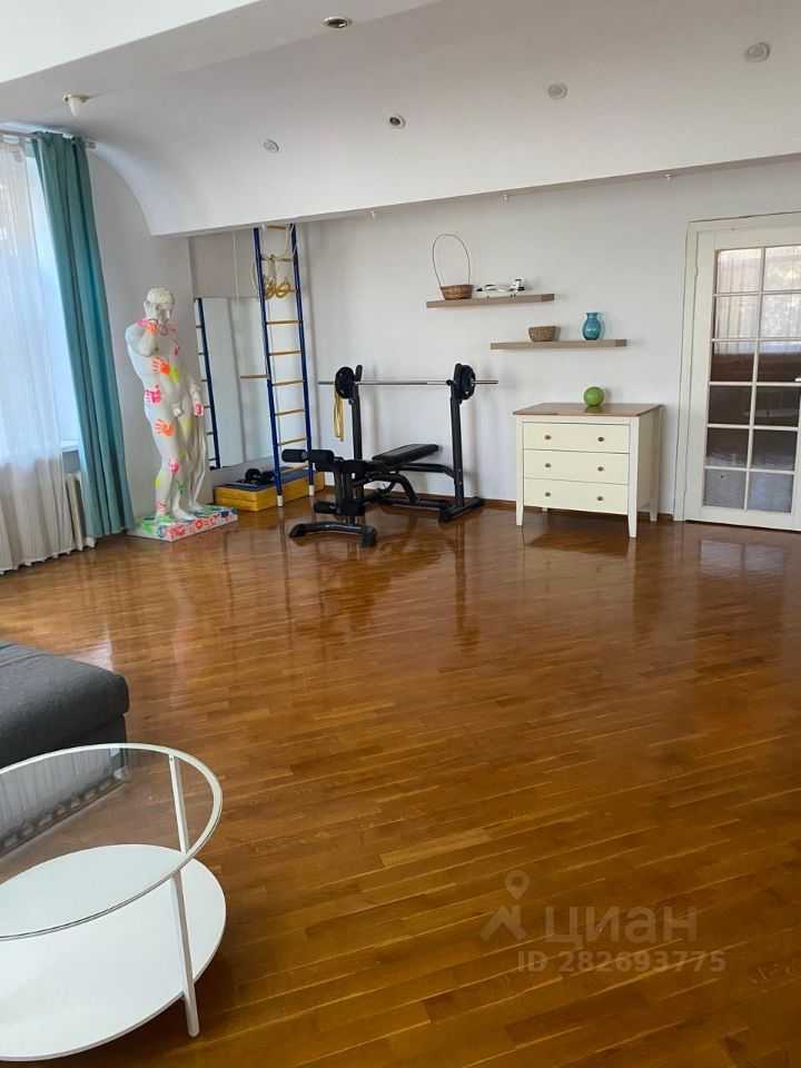 5-комнатная квартира, 180 м² — фотография 2