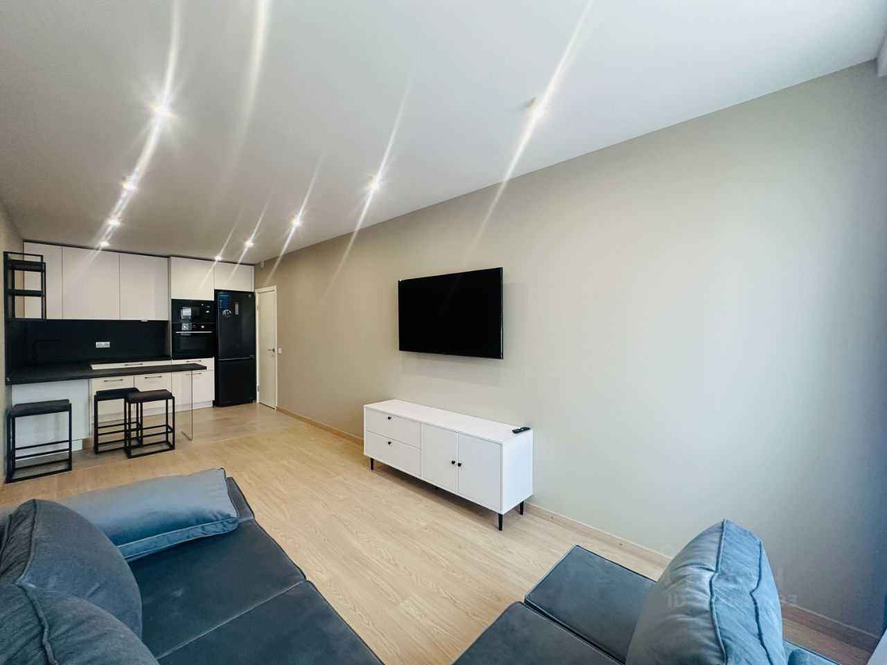 2-комнатная квартира, 55 м² — фотография 2