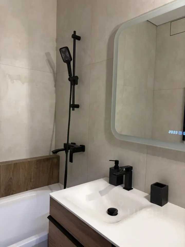 2-комнатная квартира, 56 м² — фотография 3
