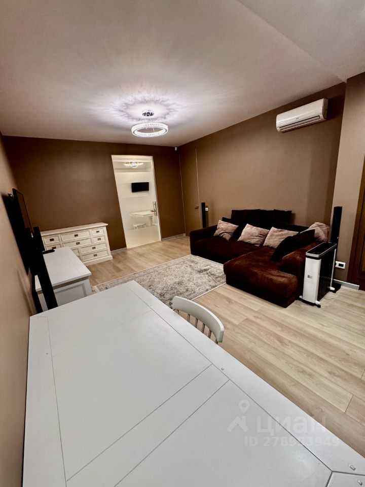 2-комнатная квартира, 70 м² — фотография 3