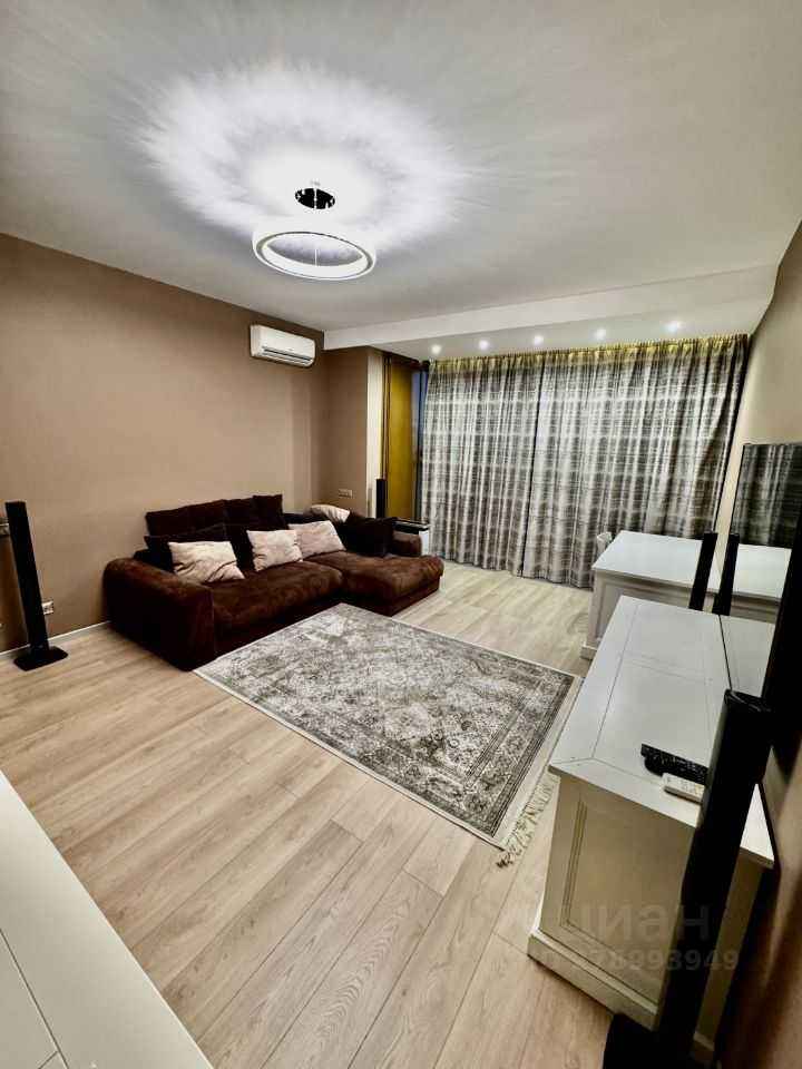 2-комнатная квартира, 70 м² — фотография 2