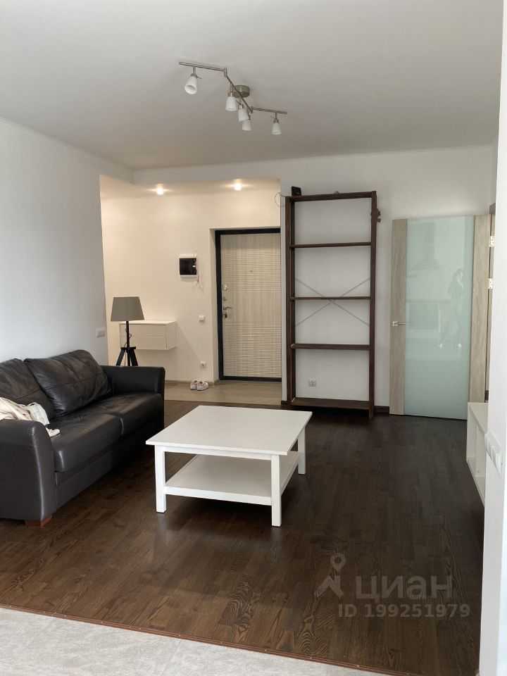 2-комнатная квартира, 42 м² — фотография 2