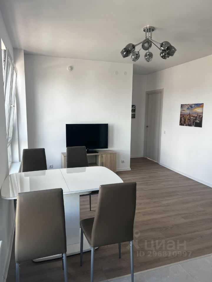 2-комнатная квартира, 55 м² — фотография 2