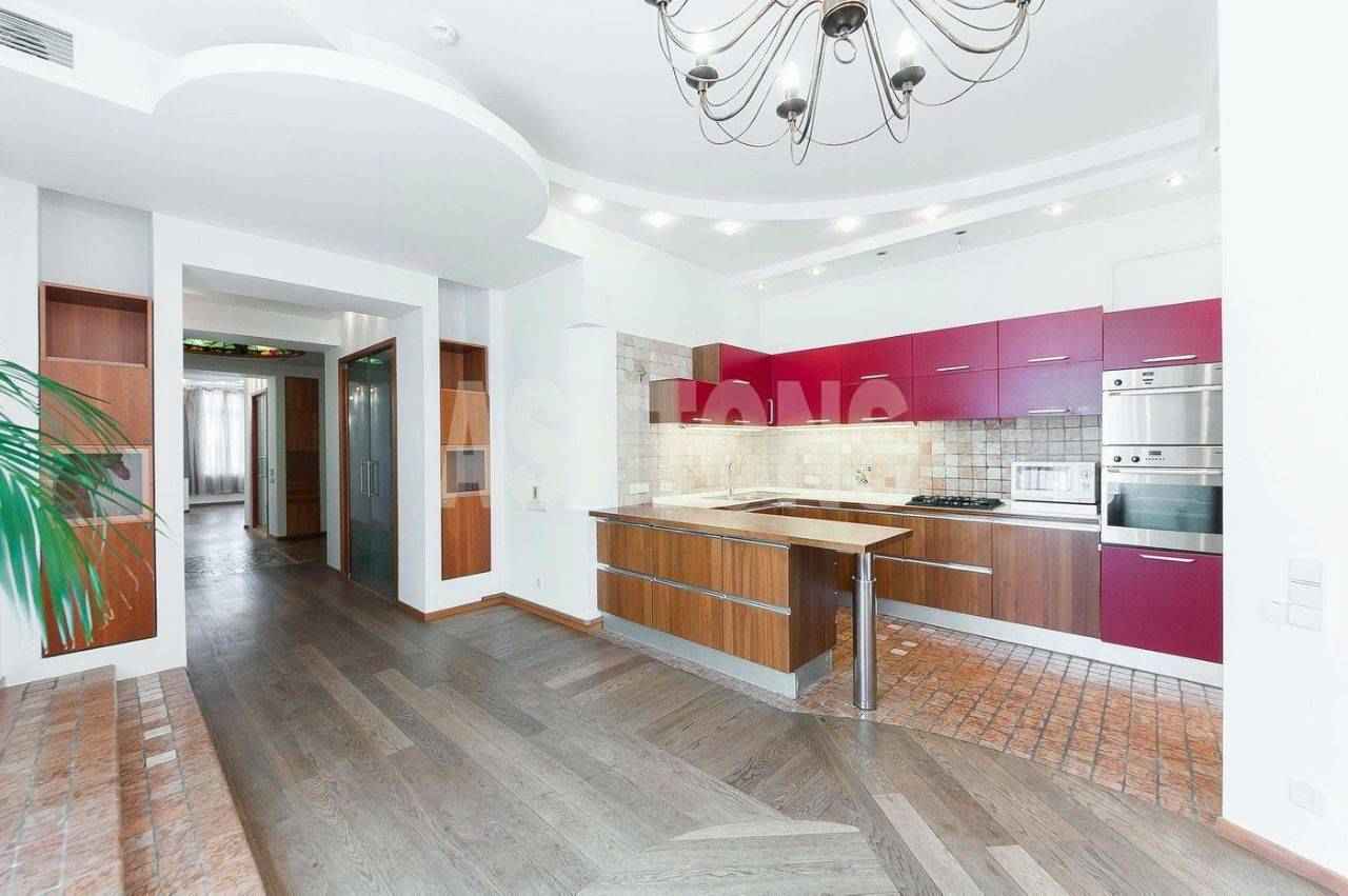 4-комнатная квартира, 186 м² — фотография 3
