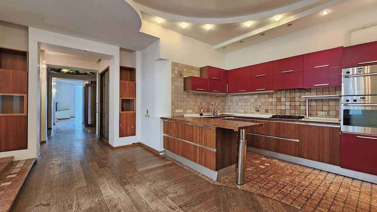 4-комнатная квартира, 185 м² — фотография 2