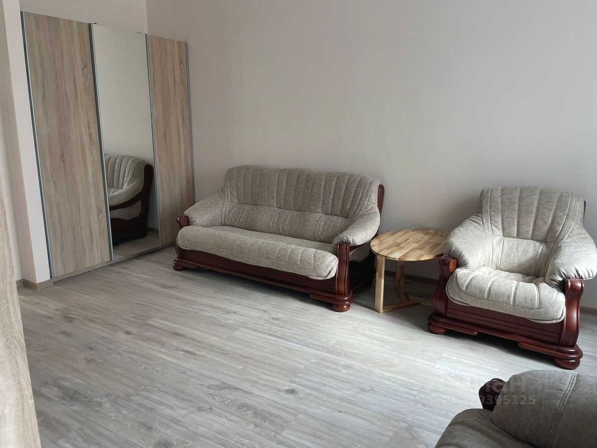 2-комнатная квартира, 56 м² — фотография 2