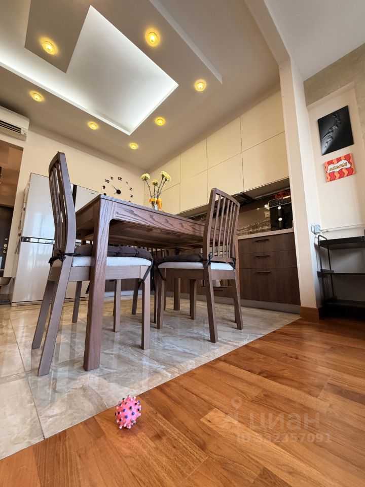 2-комнатная квартира, 67 м² — фотография 3