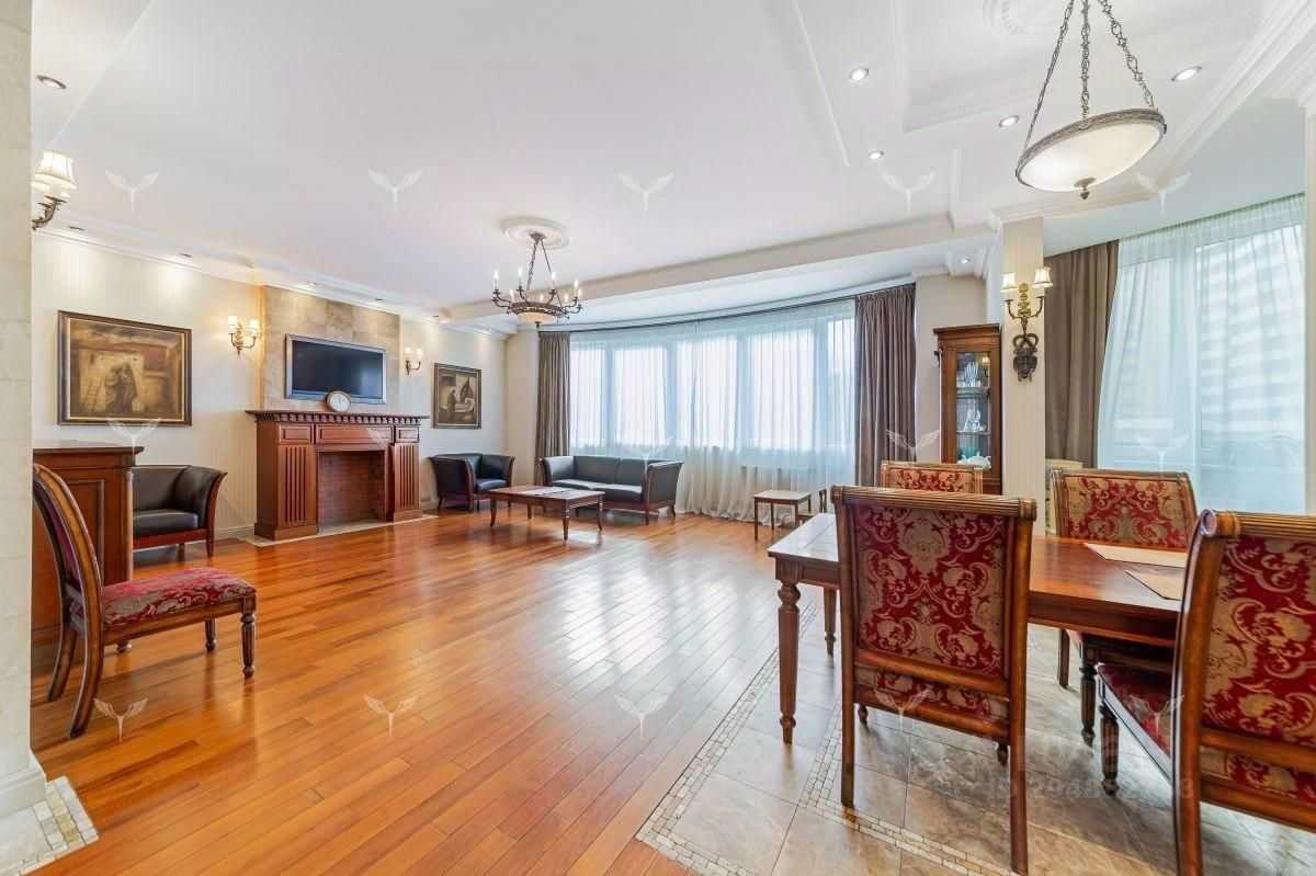 3-комнатная квартира, 144 м²