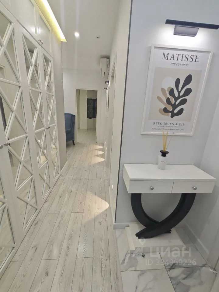 2-комнатная квартира, 76,1 м² — фотография 2