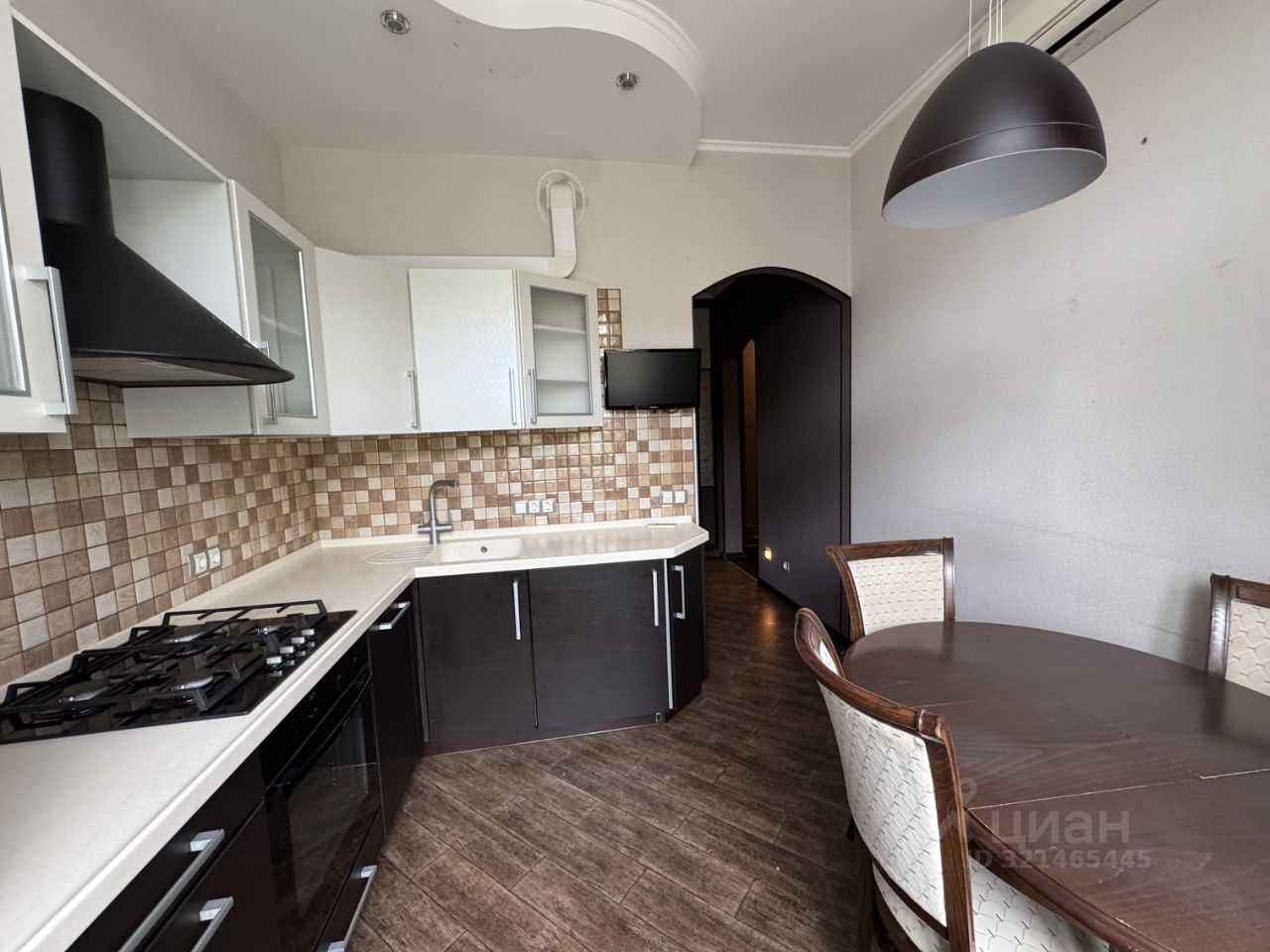 2-комнатная квартира, 55 м² — фотография 2