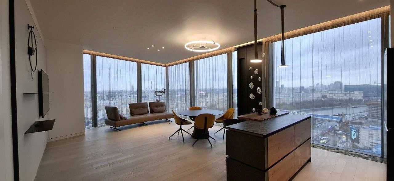4-комнатная квартира, 127 м² — фотография 3