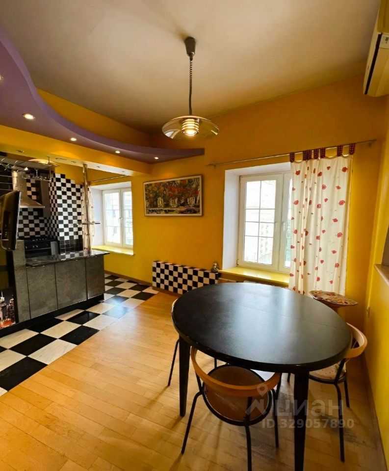 4-комнатная квартира, 90 м² — фотография 2