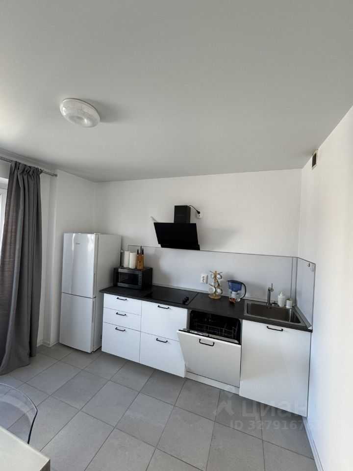 2-комнатная квартира, 76 м² — фотография 3