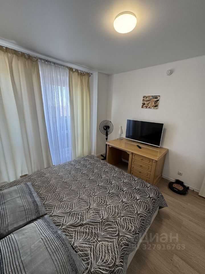 2-комнатная квартира, 76 м² — фотография 2