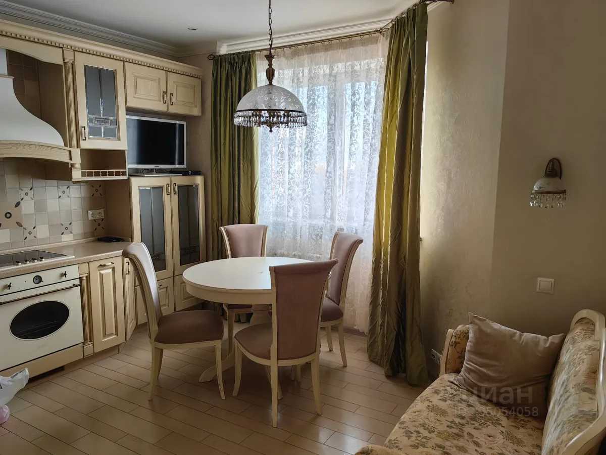 2-комнатная квартира, 80 м² — фотография 2