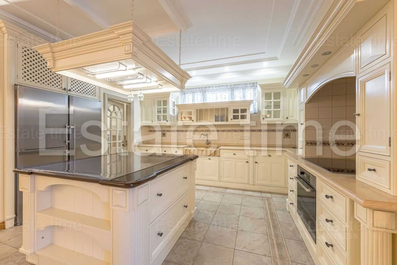 4-комнатная квартира, 210 м² — фотография 3