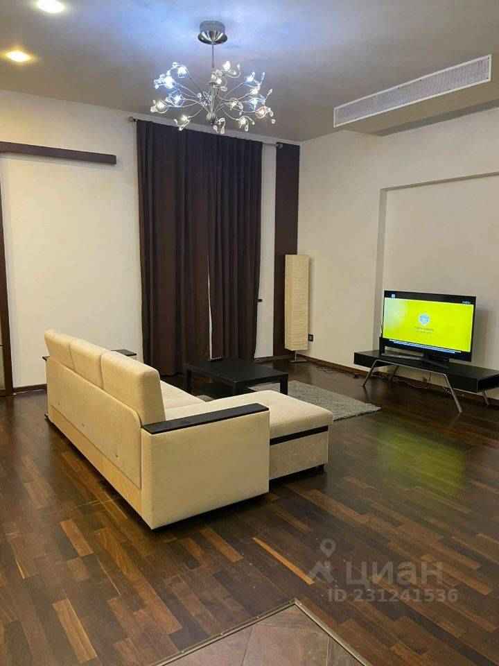 2-комнатная квартира, 72 м² — фотография 2