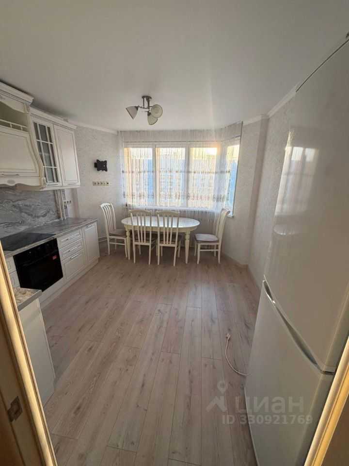 2-комнатная квартира, 64 м² — фотография 3