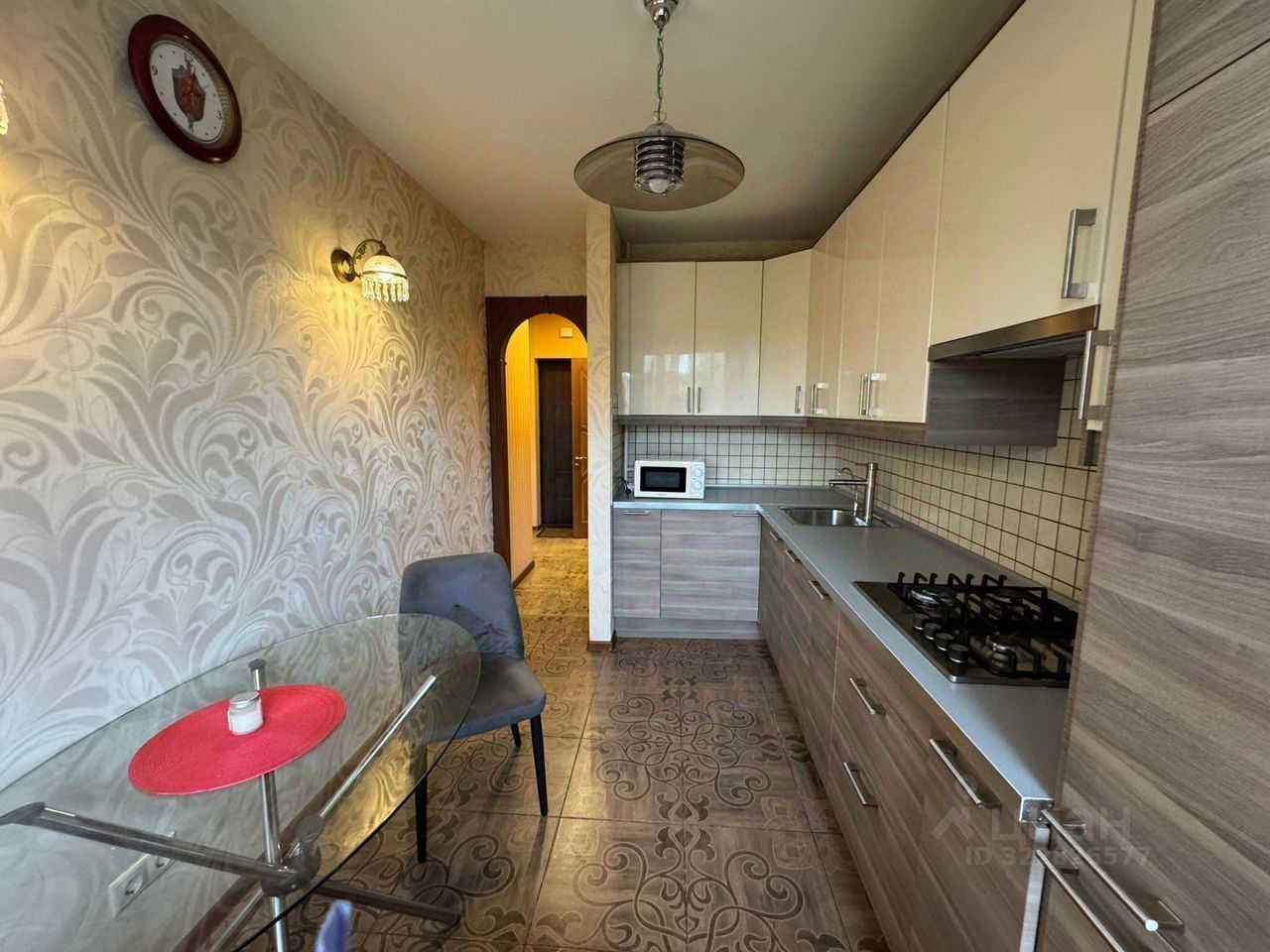 1-комнатная квартира, 35 м² — фотография 2
