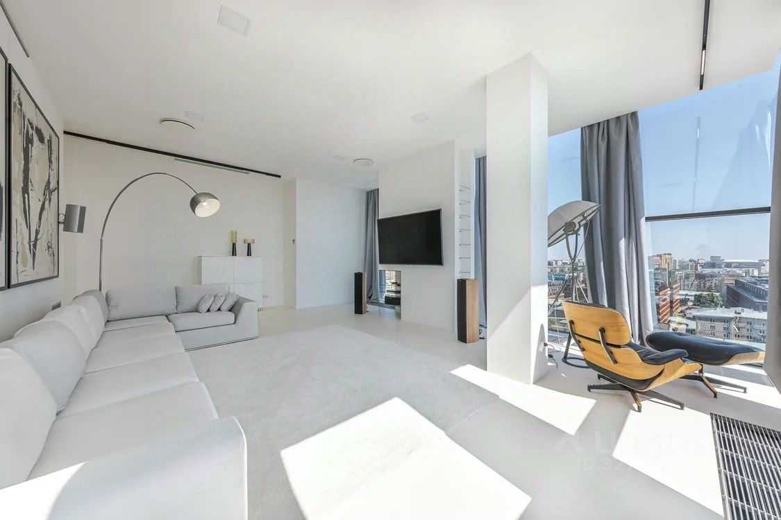3-комнатная квартира, 213,6 м² — фотография 2