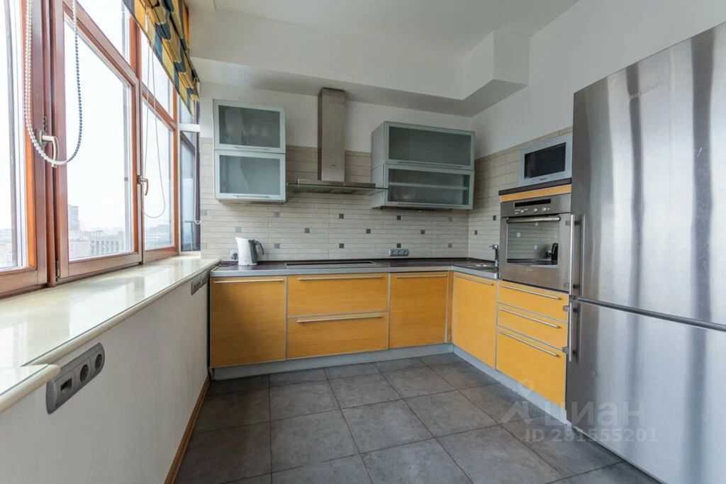 4-комнатная квартира, 131 м² — фотография 2