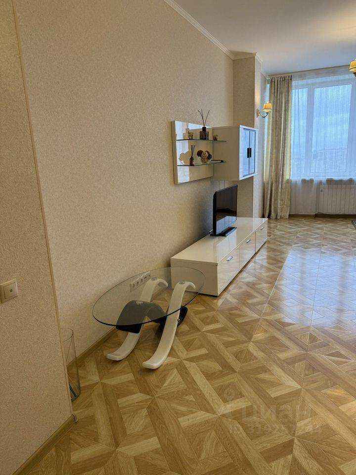 2-комнатная квартира, 76 м² — фотография 3