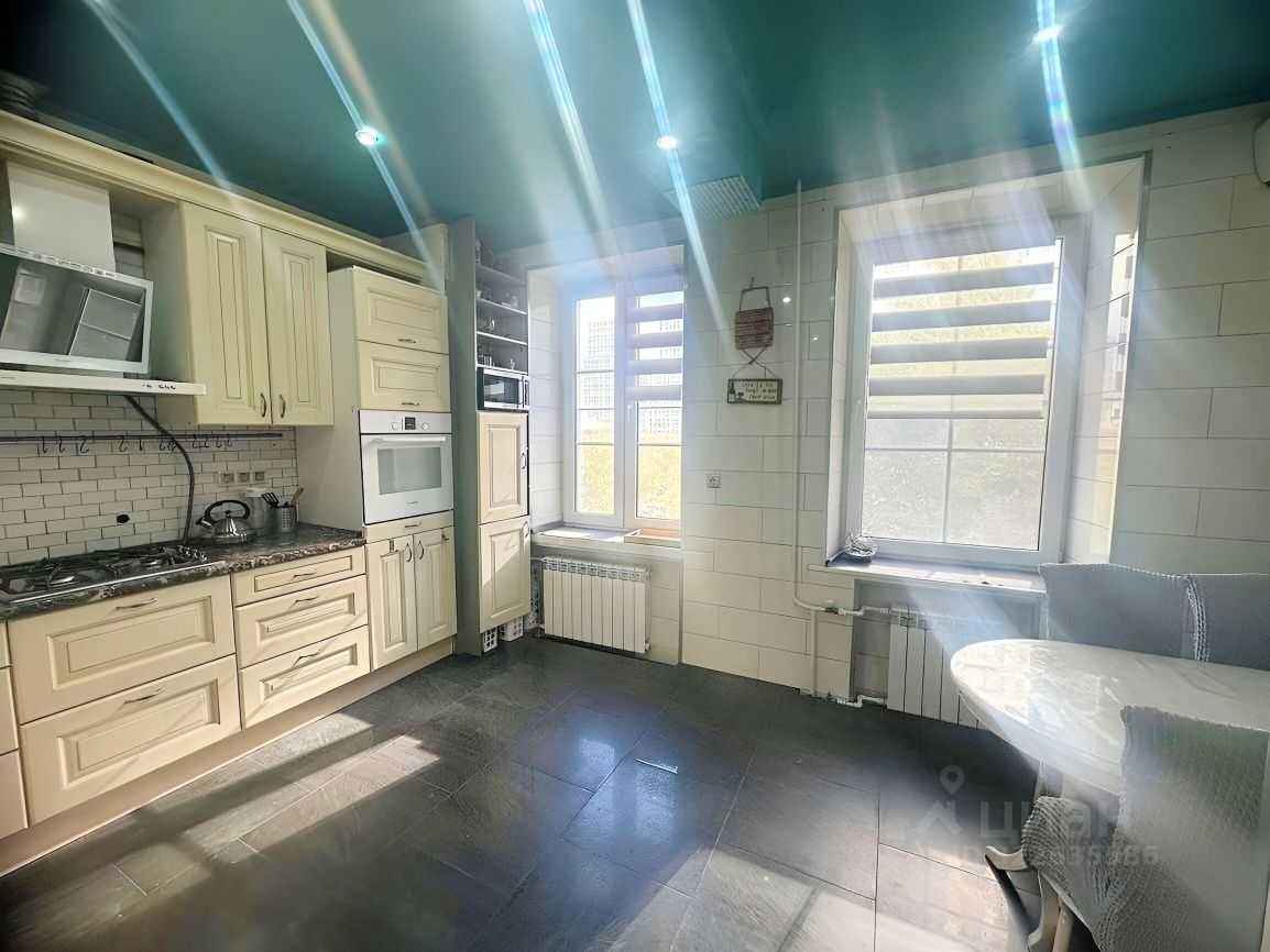 4-комнатная квартира, 110 м² — фотография 2