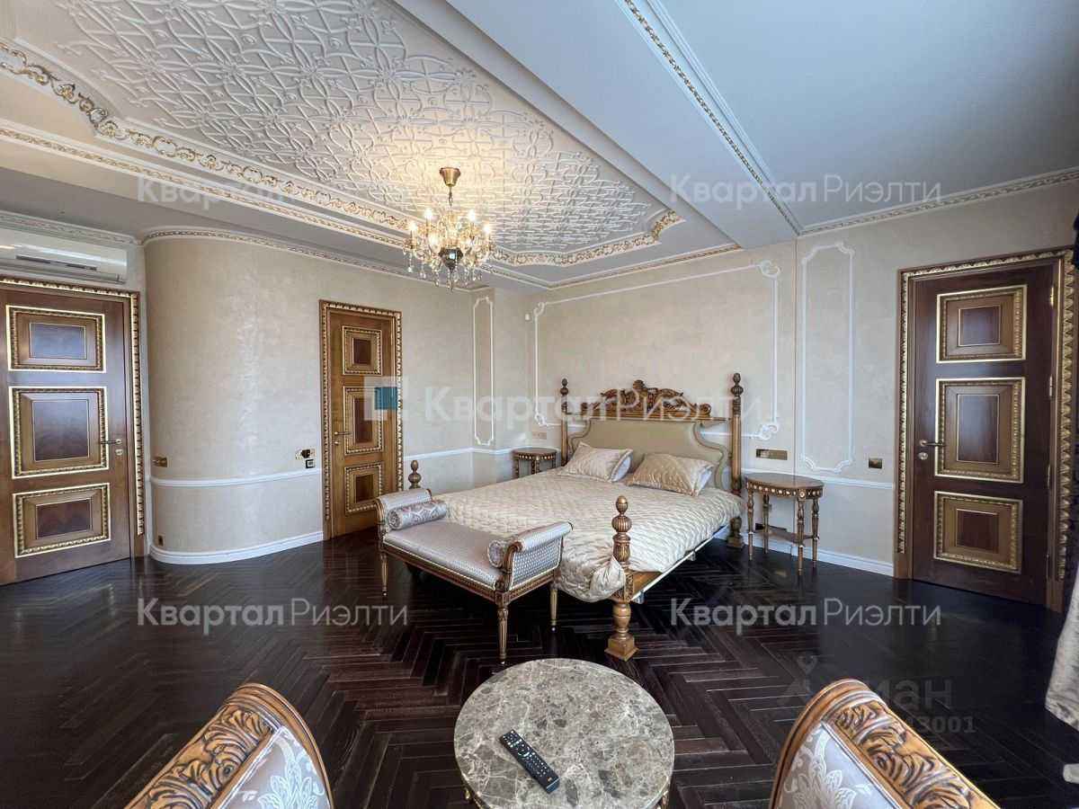 4-комнатная квартира, 204,8 м² — фотография 2