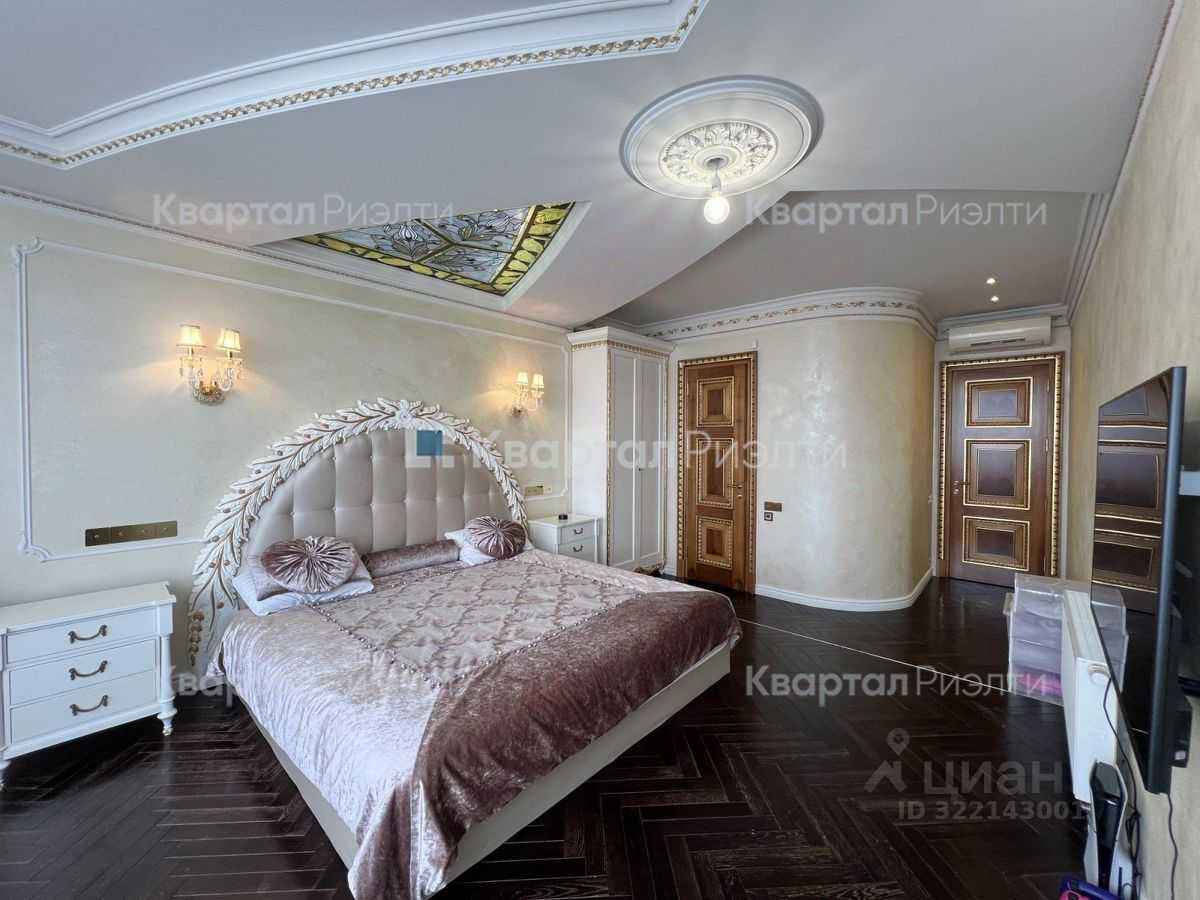 4-комнатная квартира, 204,8 м² — фотография 3